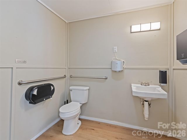 2466 Dellwood Road, Waynesville, NC 28786