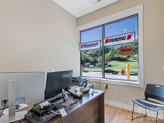 2466 Dellwood Road, Waynesville, NC 28786