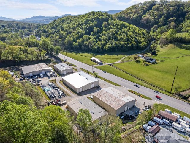2466 Dellwood Road, Waynesville, NC 28786