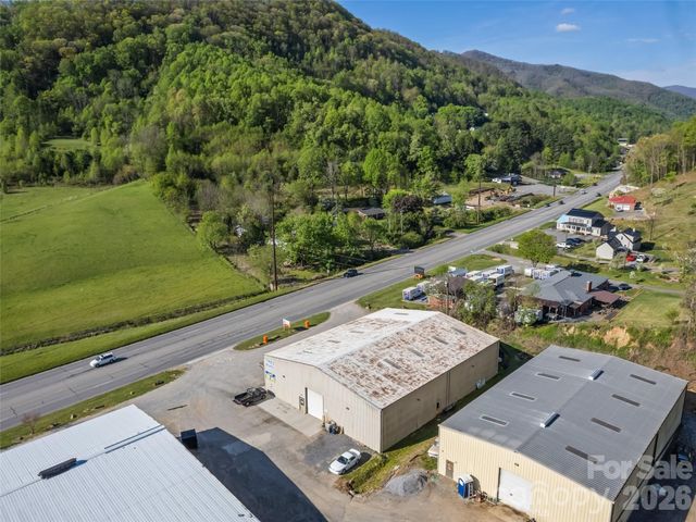 2466 Dellwood Road, Waynesville, NC 28786