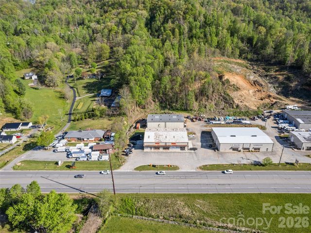 2466 Dellwood Road, Waynesville, NC 28786