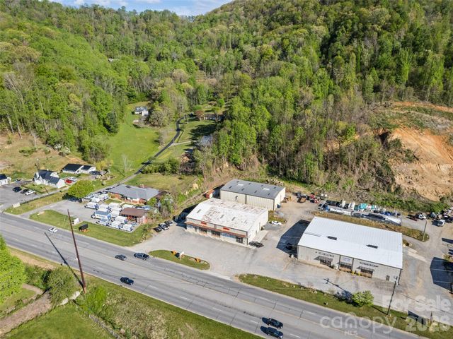 2466 Dellwood Road, Waynesville, NC 28786