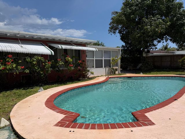 1014 SE 4th Court, Deerfield Beach, FL 33441