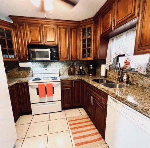 1014 SE 4th Court, Deerfield Beach, FL 33441