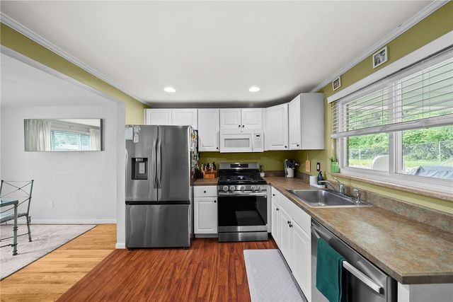 1431 Overdale Dr, West Homestead, PA 15120