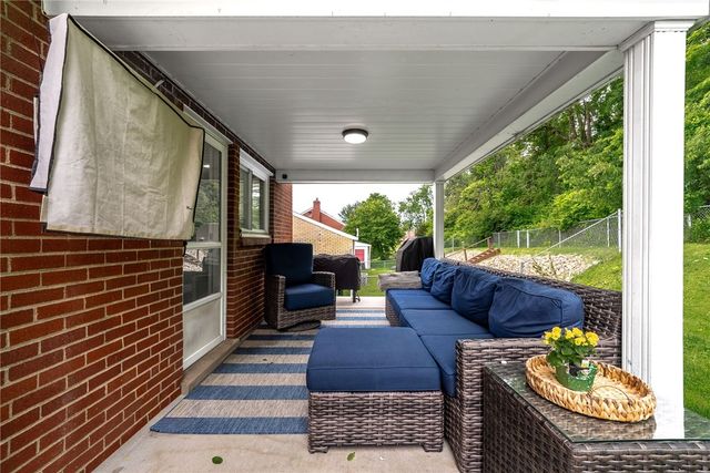 1431 Overdale Dr, West Homestead, PA 15120