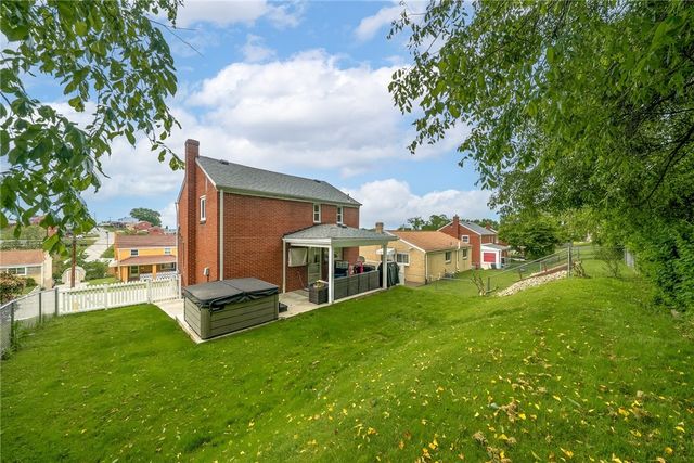 1431 Overdale Dr, West Homestead, PA 15120
