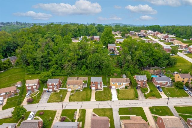 1431 Overdale Dr, West Homestead, PA 15120