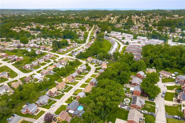 1431 Overdale Dr, West Homestead, PA 15120