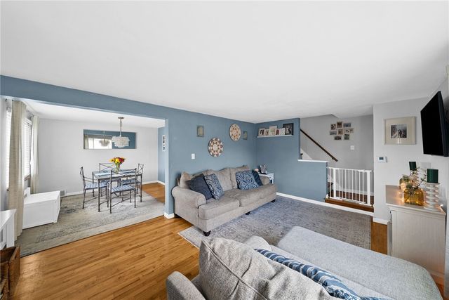 1431 Overdale Dr, West Homestead, PA 15120