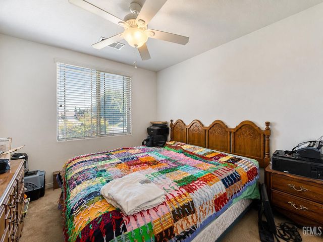 9400 Manihiki Avenue, Bakersfield, CA 93311