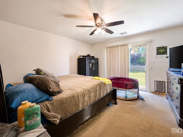 9400 Manihiki Avenue, Bakersfield, CA 93311