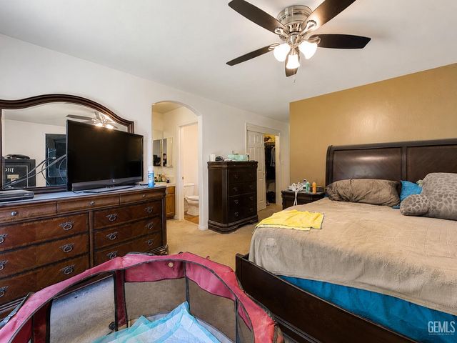 9400 Manihiki Avenue, Bakersfield, CA 93311