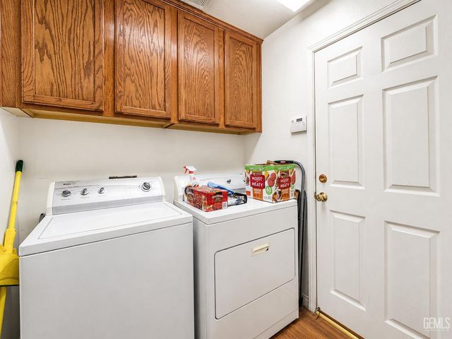 9400 Manihiki Avenue, Bakersfield, CA 93311