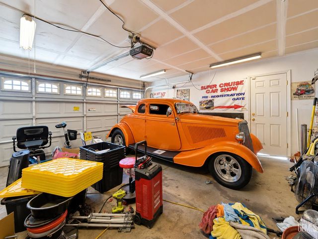 9400 Manihiki Avenue, Bakersfield, CA 93311