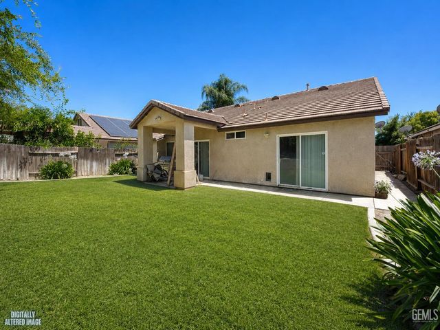 9400 Manihiki Avenue, Bakersfield, CA 93311