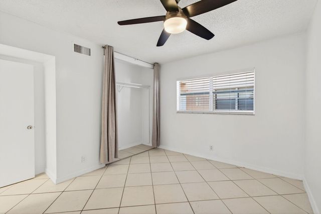 500 SW 2nd Avenue 111, Boca Raton, FL 33432