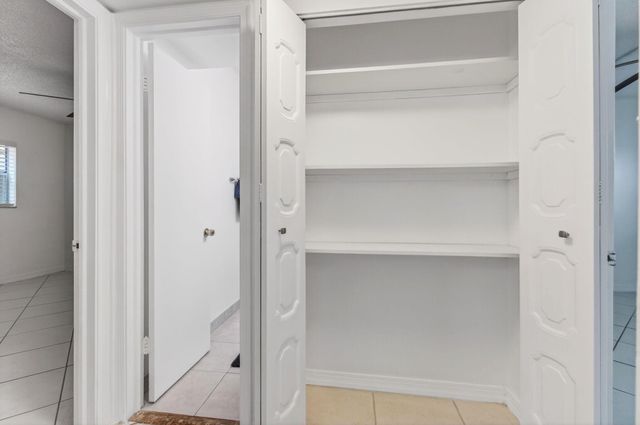 500 SW 2nd Avenue 111, Boca Raton, FL 33432