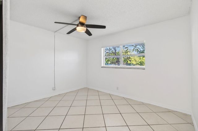 500 SW 2nd Avenue 111, Boca Raton, FL 33432