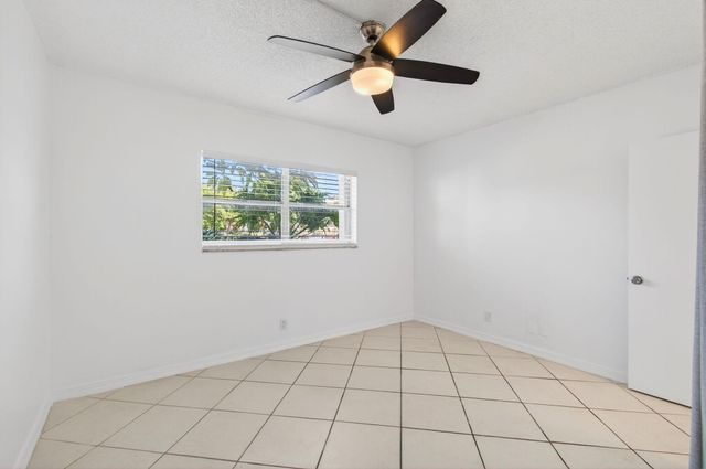 500 SW 2nd Avenue 111, Boca Raton, FL 33432