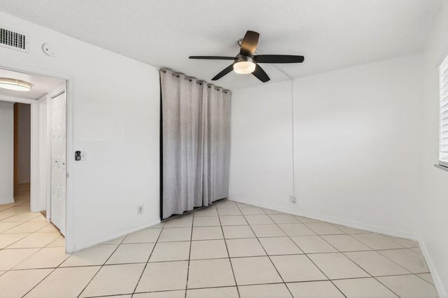 500 SW 2nd Avenue 111, Boca Raton, FL 33432