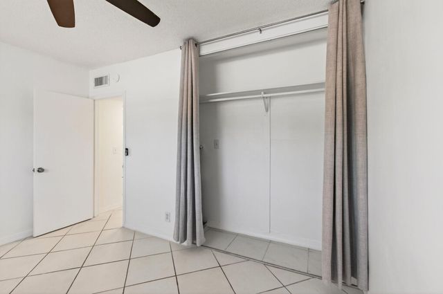 500 SW 2nd Avenue 111, Boca Raton, FL 33432