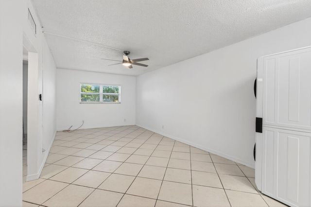 500 SW 2nd Avenue 111, Boca Raton, FL 33432
