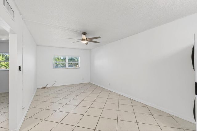 500 SW 2nd Avenue 111, Boca Raton, FL 33432