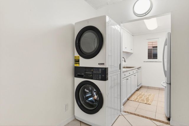 500 SW 2nd Avenue 111, Boca Raton, FL 33432