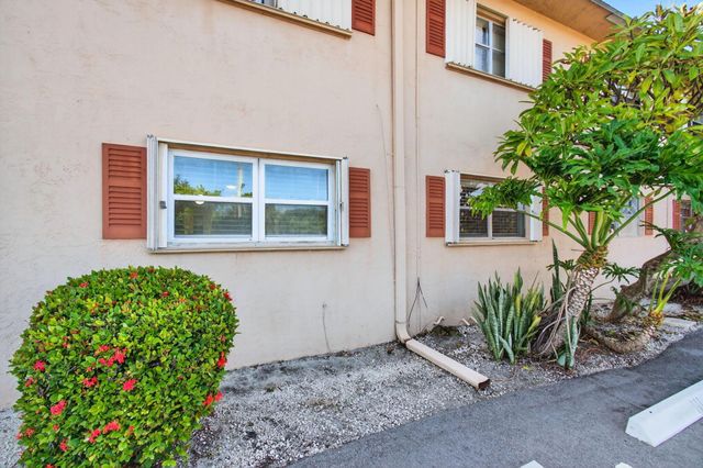 500 SW 2nd Avenue 111, Boca Raton, FL 33432