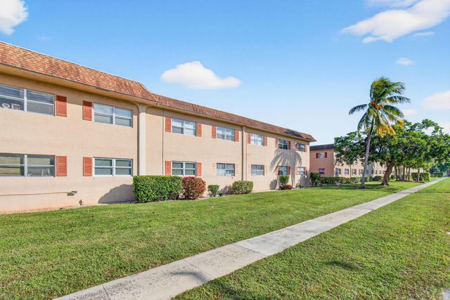 500 SW 2nd Avenue 111, Boca Raton, FL 33432