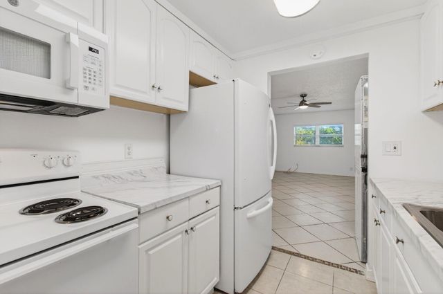 500 SW 2nd Avenue 111, Boca Raton, FL 33432