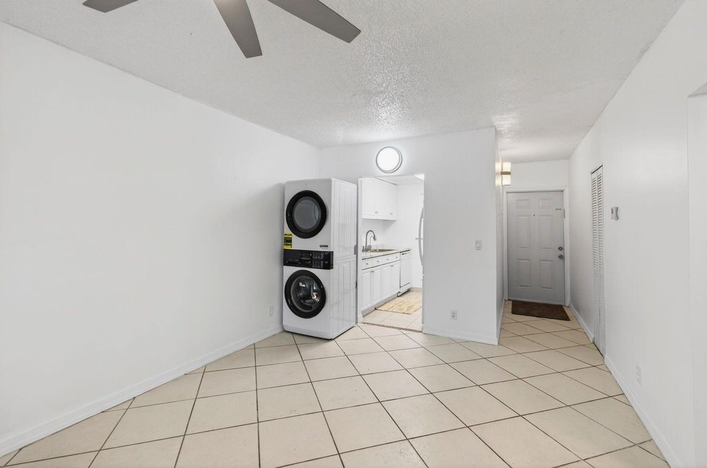 500 SW 2nd Avenue 111, Boca Raton, FL 33432