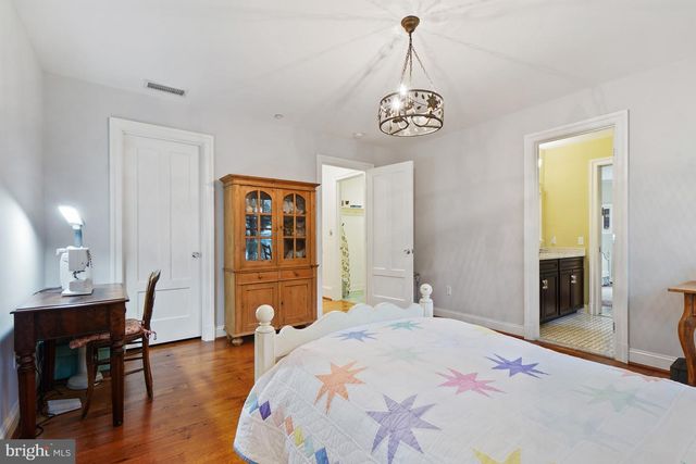 4004 UNDERWOOD ST, Chevy Chase, MD 20815
