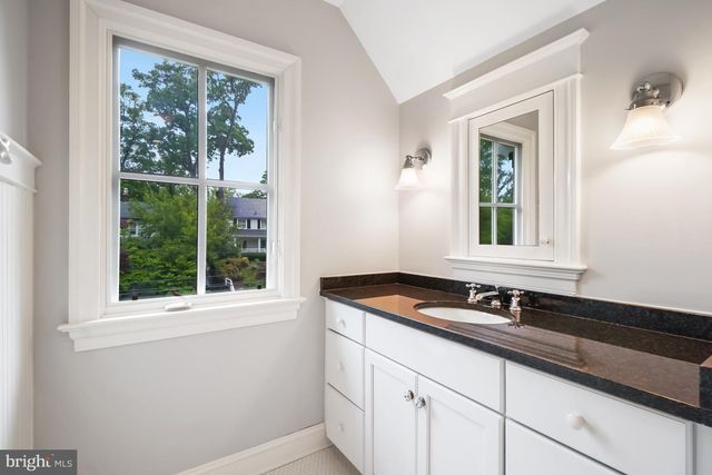 4004 UNDERWOOD ST, Chevy Chase, MD 20815
