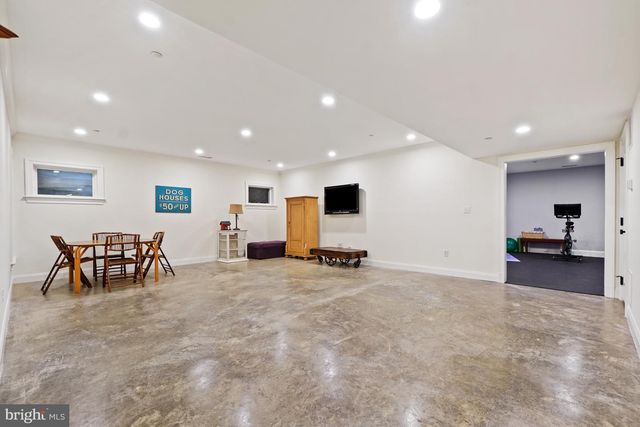4004 UNDERWOOD ST, Chevy Chase, MD 20815