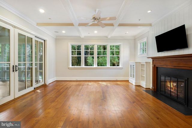 4004 UNDERWOOD ST, Chevy Chase, MD 20815