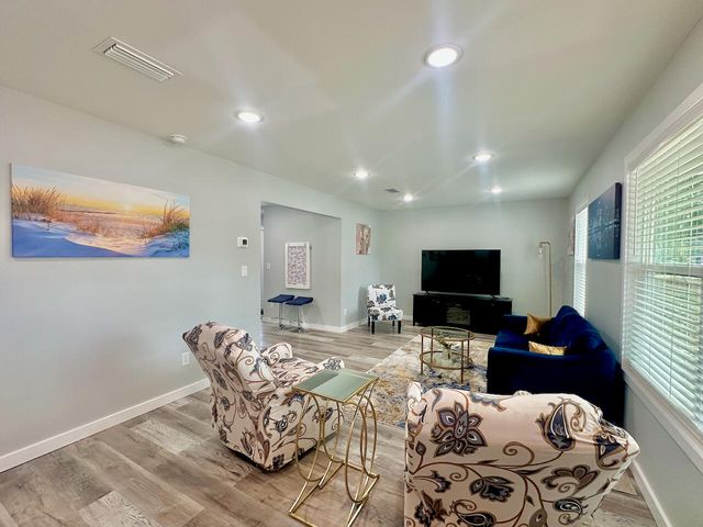 312 Us Highway 331, Defuniak Springs, FL 32433