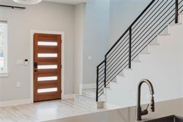 6813 Porter ST A, Austin, TX 78741