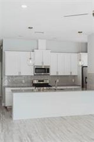 6813 Porter ST A, Austin, TX 78741
