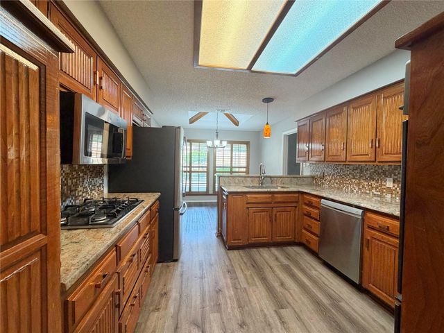 3706 Waycross Court, Arlington, TX 76016