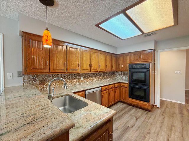 3706 Waycross Court, Arlington, TX 76016