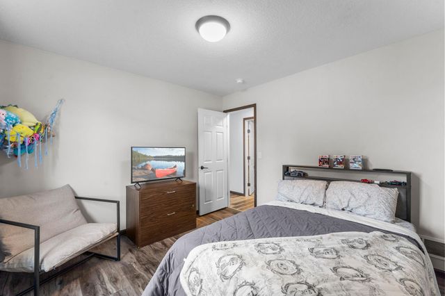 1130 Pierce Path NE, East Bethel, MN 55005