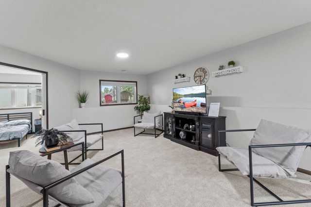 1130 Pierce Path NE, East Bethel, MN 55005