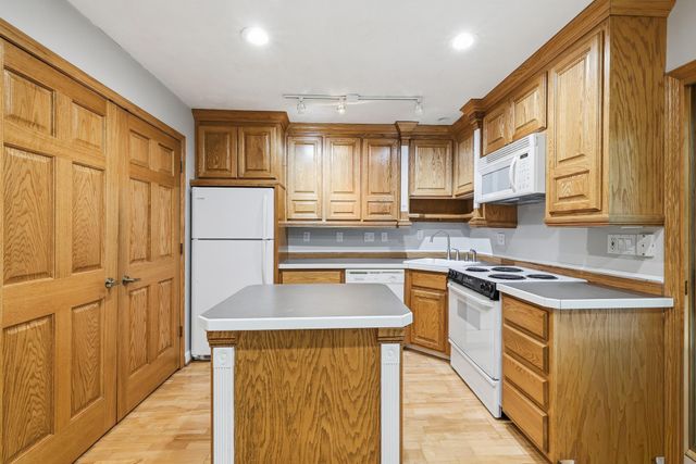 6377 Barrie Road, Edina, MN 55435