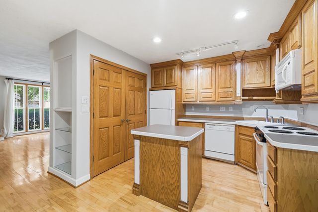 6377 Barrie Road, Edina, MN 55435