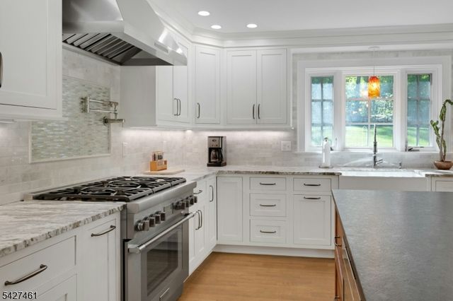 4 Farview Ave, Randolph Twp., NJ 07869