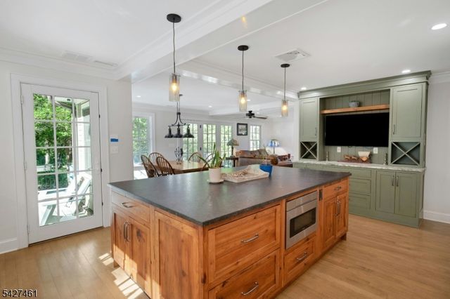 4 Farview Ave, Randolph Twp., NJ 07869