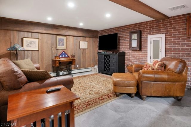 4 Farview Ave, Randolph Twp., NJ 07869