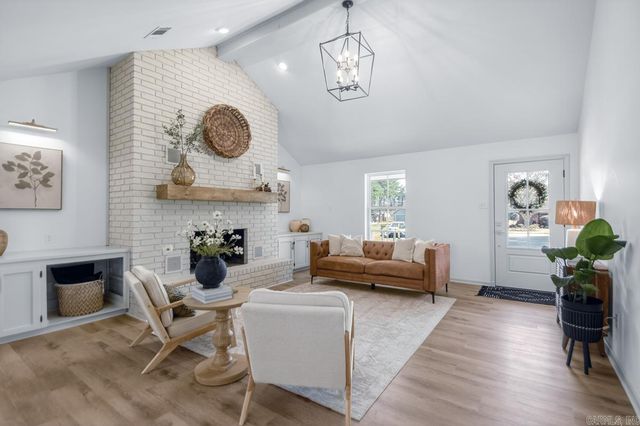 616 Edinburgh Ct, Jacksonville, AR 72076